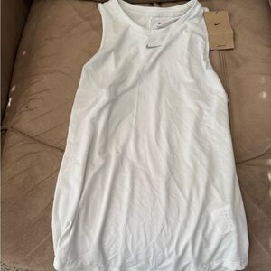 Nike Women's White Sleeveless Tank NWT